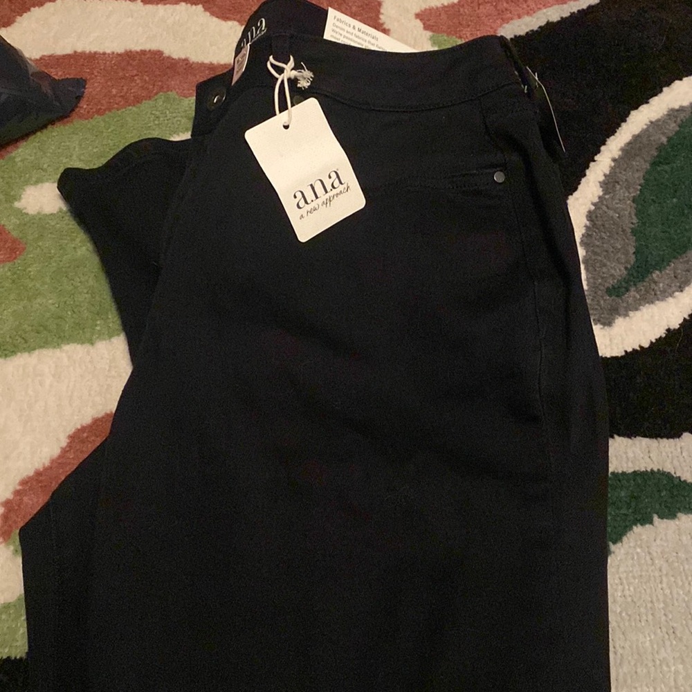 Black skinny jeans curvy